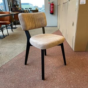 Stoel Patrick Adore Liver 10 *Limited Edition*