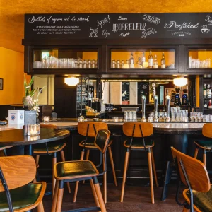 Alternative view of Barkruk Studo – Groen – Kunstleer