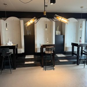 Venuez Wandbank - incl. 3 statafels