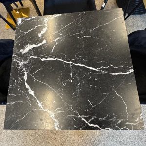 Alternative view of TAFEL 70x70 MARMER 20MM NERO MET DADOS ONDERSTEL - OUTLET